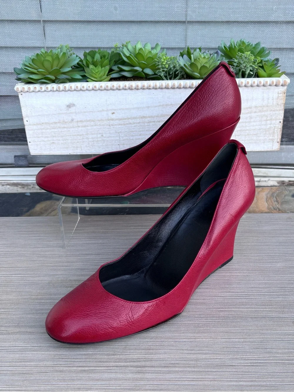 GUCCI Leather Wedge Pumps